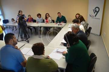 Reunión de los candidatos nacionalistas (NC) con la directiva del colectivo vecinal del Valle de los Nueve (Foto TA)